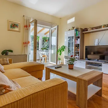 2 Bedroom Stunning In