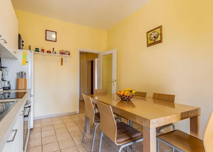 Daire 2 Bedroom Gorgeous In Pula
