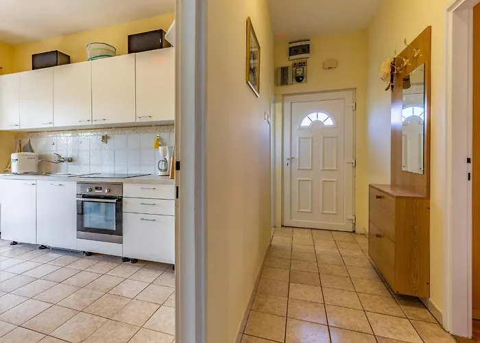 2 Bedroom Gorgeous In Daire *