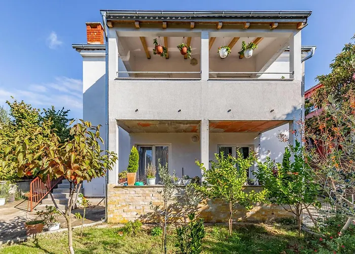 2 Bedroom Gorgeous In *