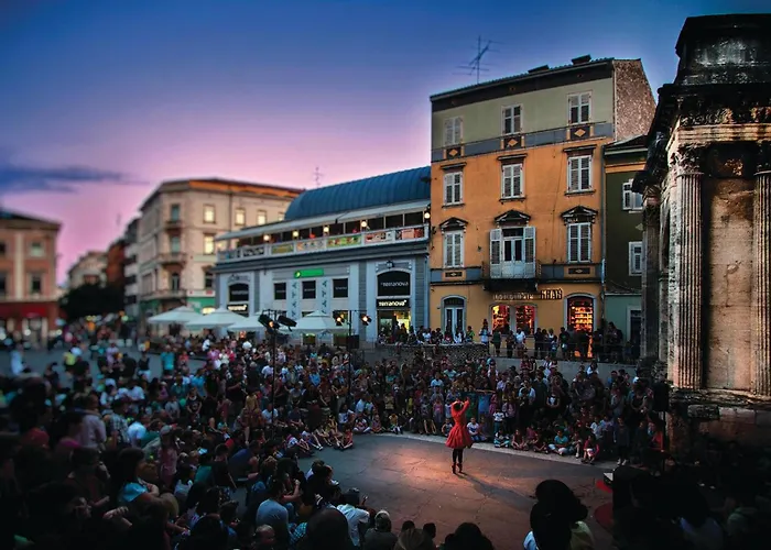 2 Bedroom Gorgeous In Daire Pula