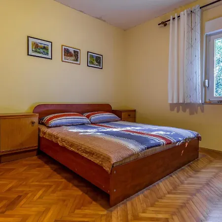 2 Bedroom Gorgeous In Daire Pula